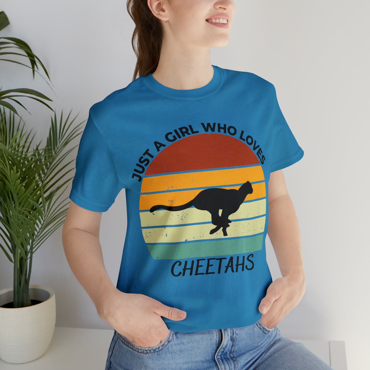 Just a Girl Who Loves Cheetahs Short Sleeve Tee